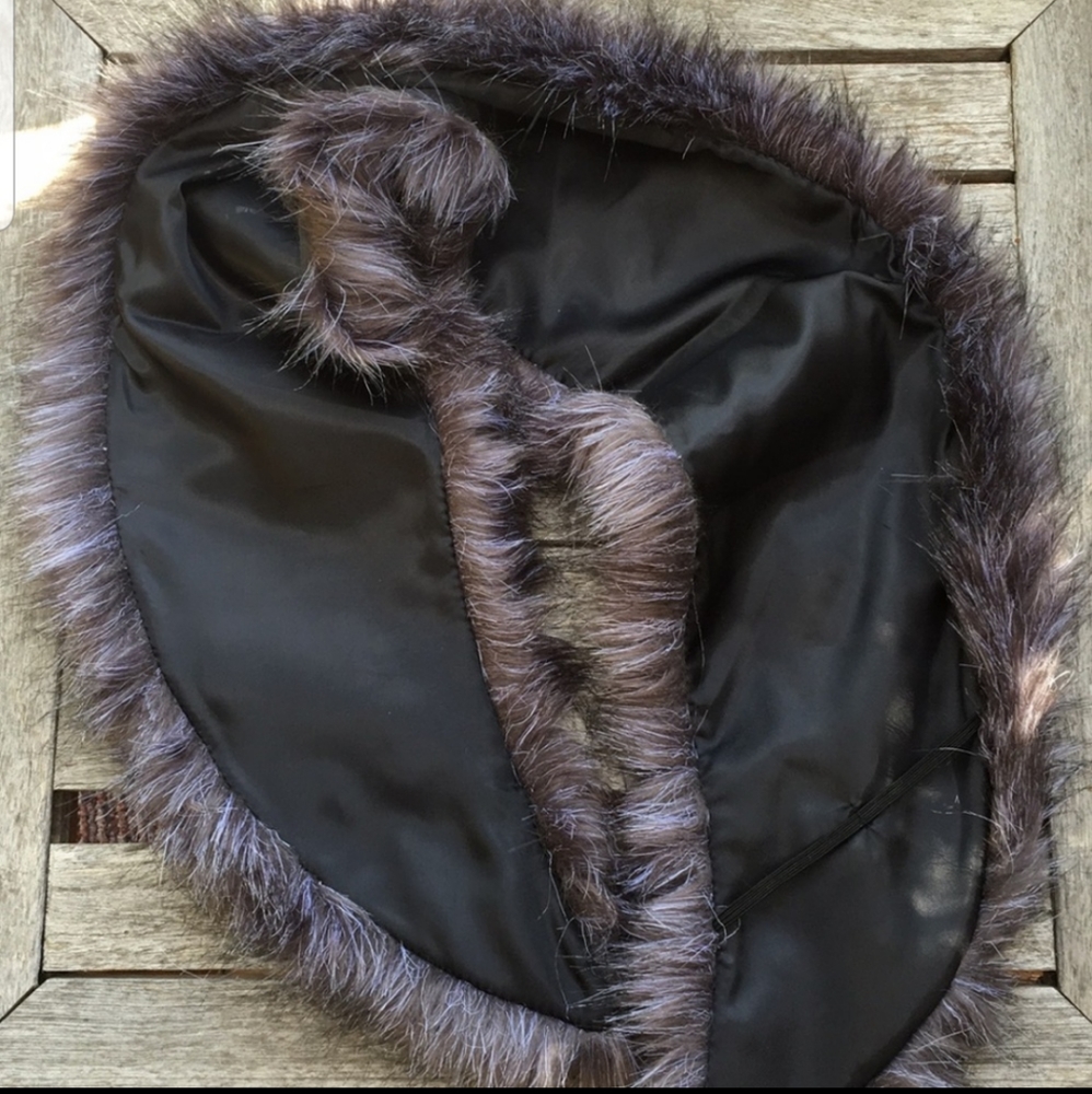 ๐๐HP 8/21๐๐Faux Fur Shawl/Collar - Picture 6 of 7